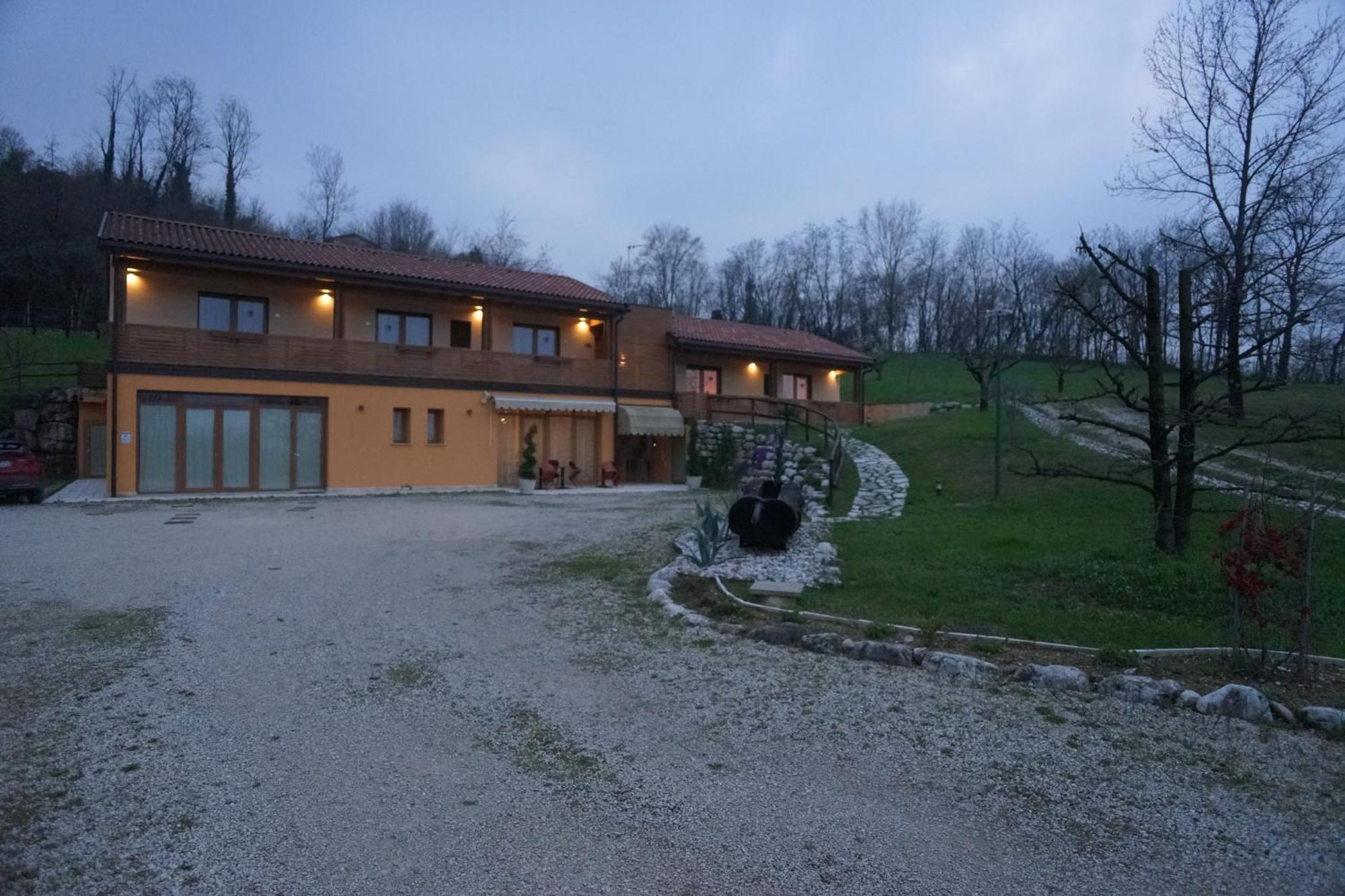 Nikolas' Valley Cornuda Экстерьер фото